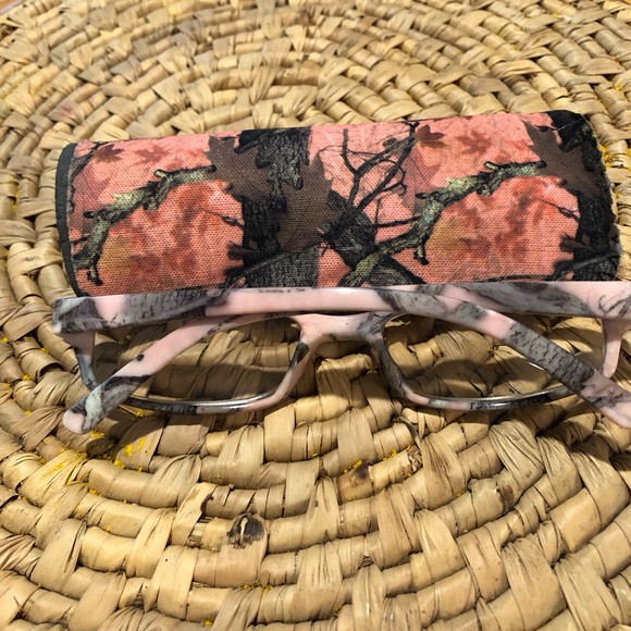 Camouflage Reading Glasses so Fun! - Picture 3 of 3